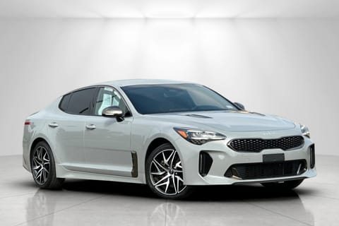 1 imagen de 2022 Kia Stinger GT-Line