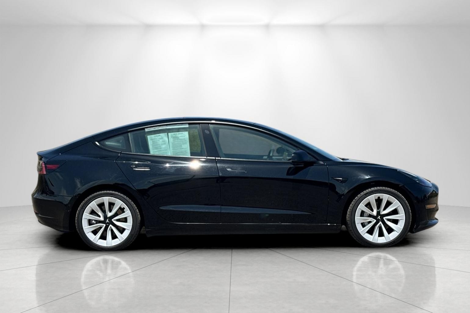 Used 2022 Tesla Model 3 Base with VIN 5YJ3E1EA3NF240268 for sale in National City, CA