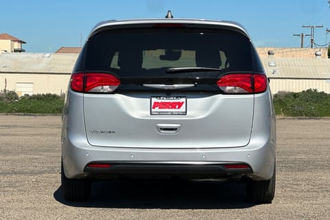 2026 Chrysler Voyager LX