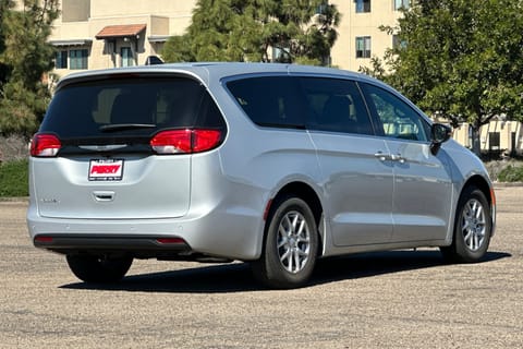 2026 Chrysler Voyager LX