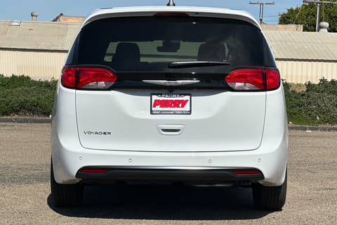 2026 Chrysler Voyager LX