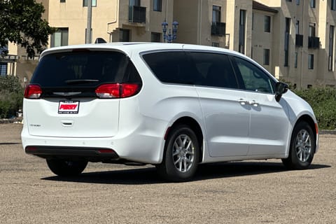 2026 Chrysler Voyager LX
