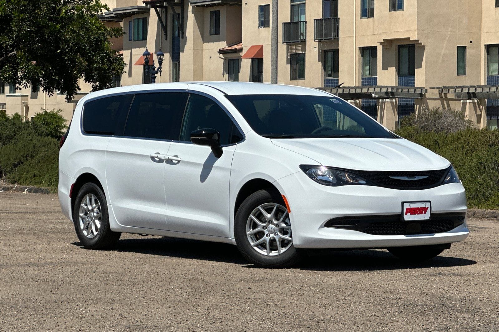 2026 Chrysler Voyager LX's photo