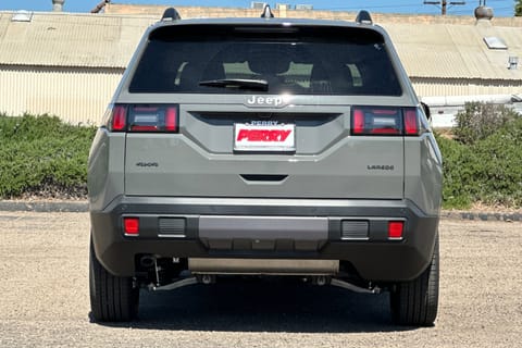 2026 Jeep Cherokee Laredo