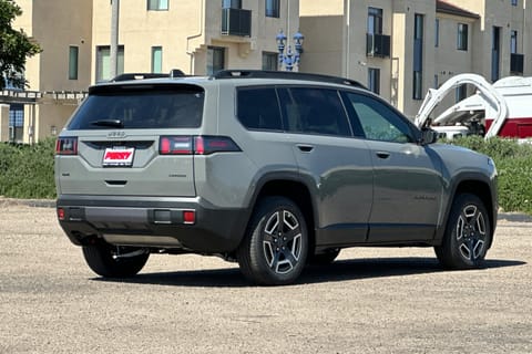 2026 Jeep Cherokee Laredo