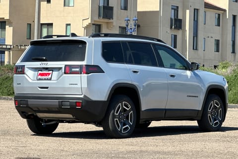 2026 Jeep Cherokee Laredo