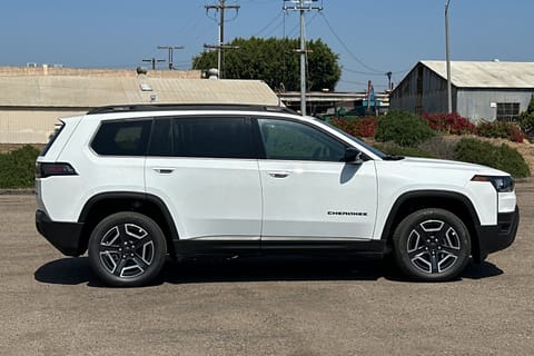 2026 Jeep Cherokee Laredo