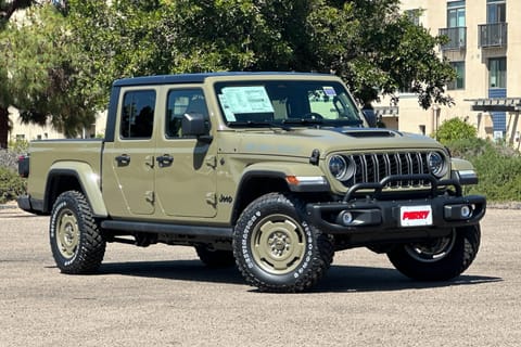 1 image of 2026 Jeep Gladiator