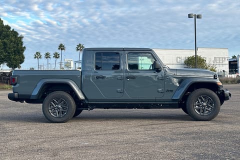 2026 Jeep Gladiator Sport S
