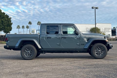 2026 Jeep Gladiator Sport S