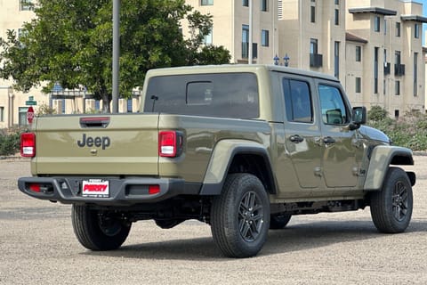 2026 Jeep Gladiator Sport S
