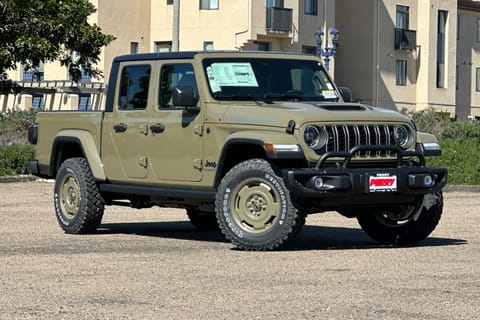 1 image of 2026 Jeep Gladiator