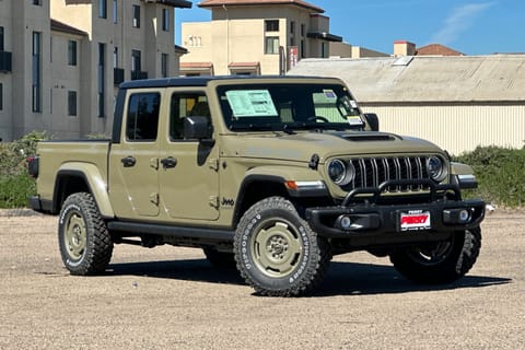1 image of 2026 Jeep Gladiator
