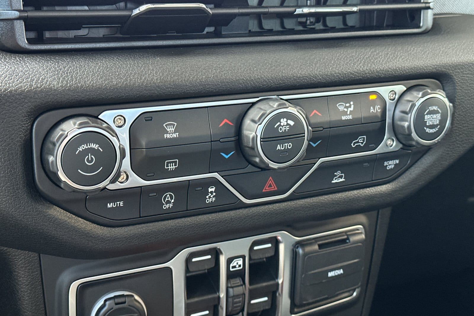 2026 Jeep Gladiator Willys - Photo 15