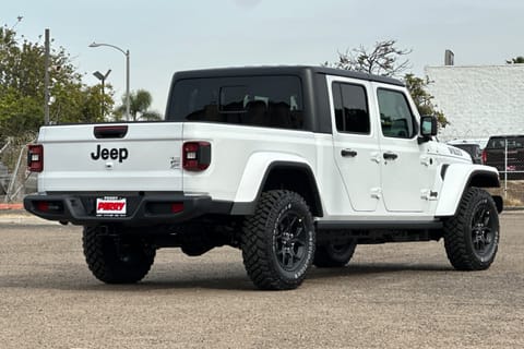 2026 Jeep Gladiator Willys