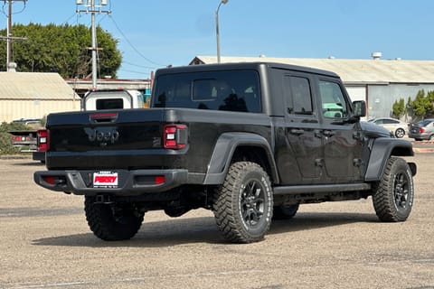 2026 Jeep Gladiator Willys