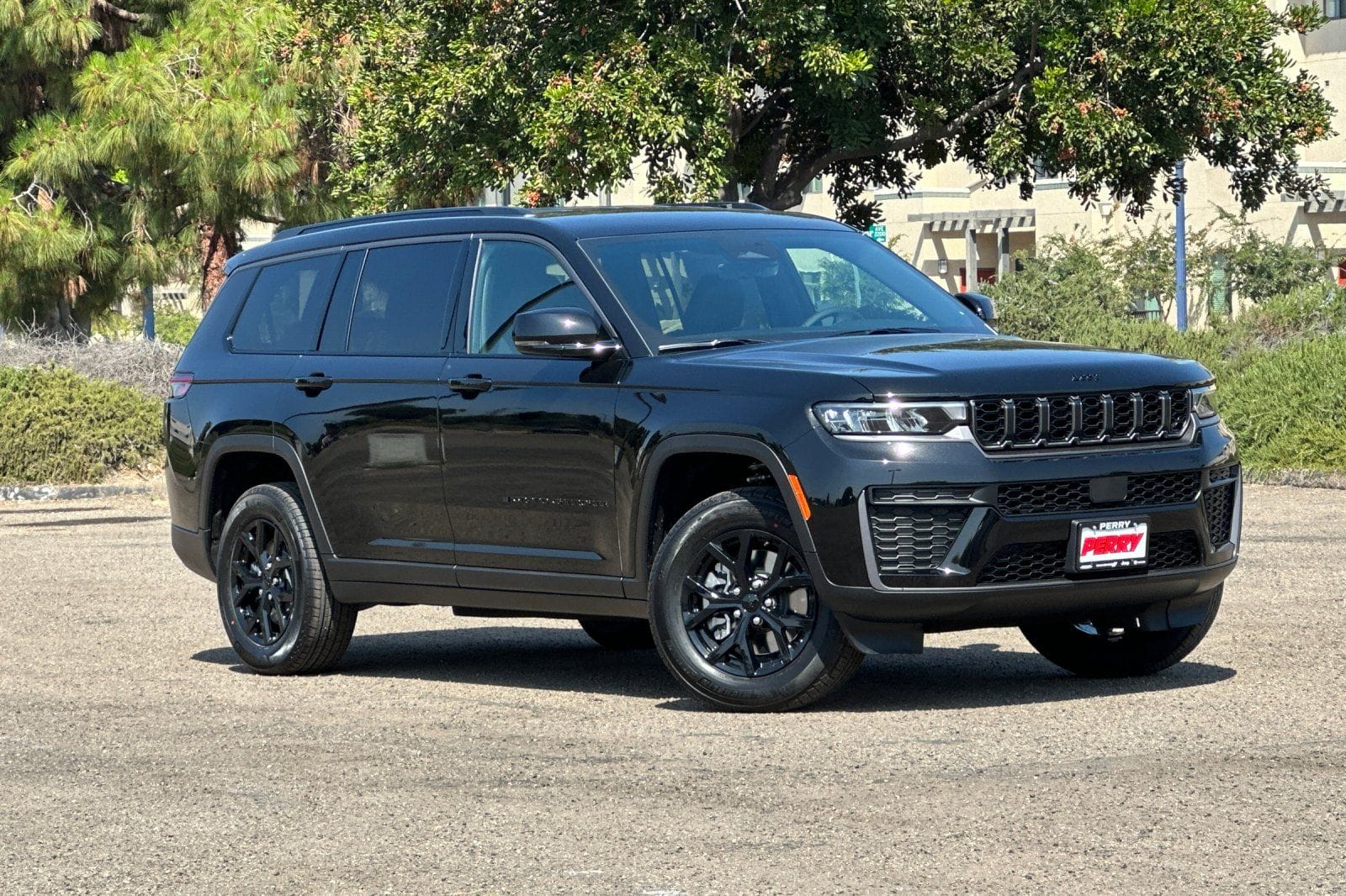 2026 Jeep Grand Cherokee L Laredo Altitude 4x4's photo