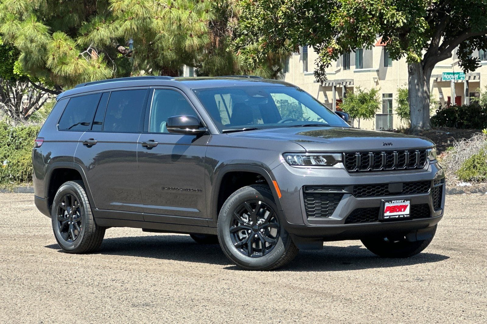 2026 Jeep Grand Cherokee L Laredo Altitude 4x4's photo