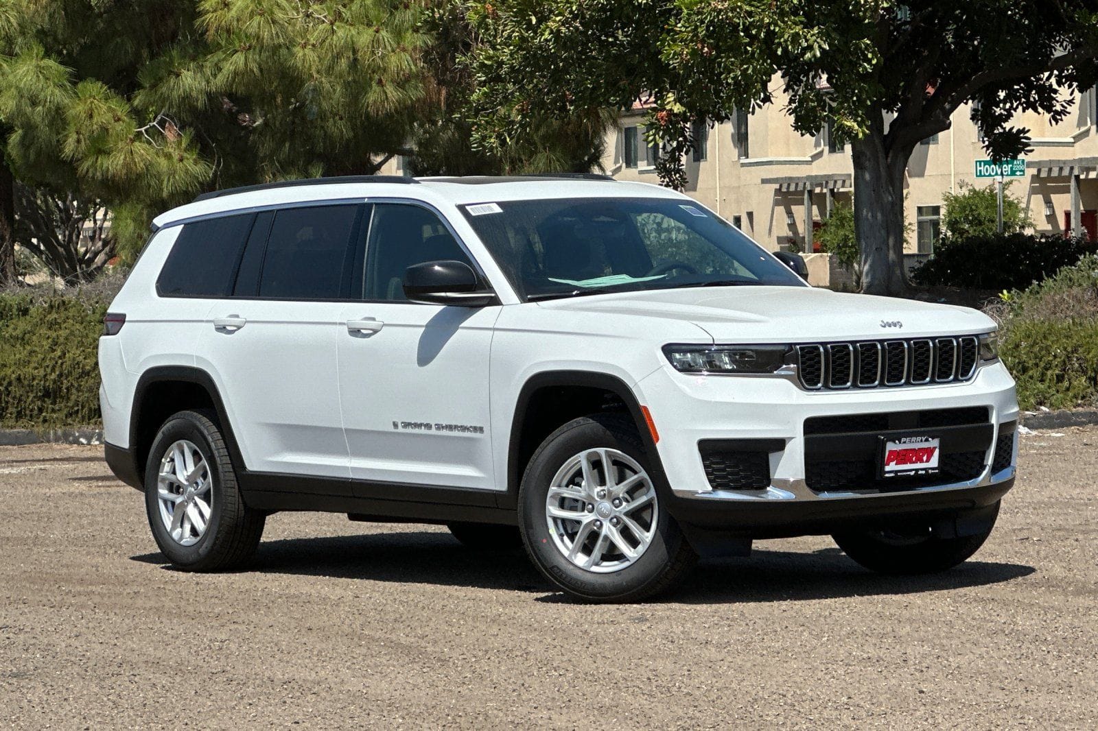 2026 Jeep Grand Cherokee L Laredo X 4x4's photo