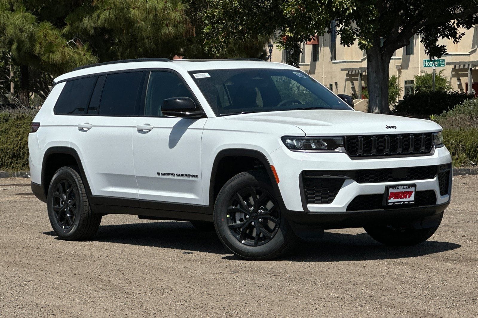 2026 Jeep Grand Cherokee L Laredo Altitude 4x4's photo