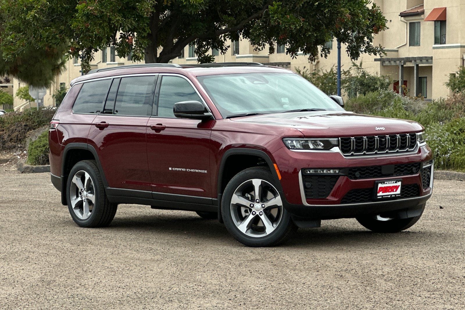 2026 Jeep Grand Cherokee L Limited 4x4's photo