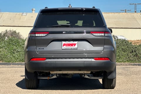 2026 Jeep Grand Cherokee Laredo