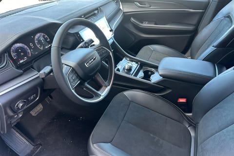 2026 Jeep Grand Cherokee Altitude