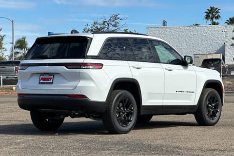 2026 Jeep Grand Cherokee Altitude
