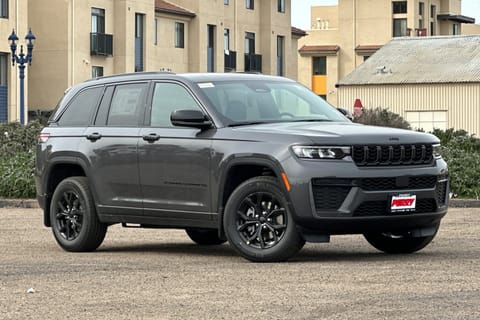 1 image of 2026 Jeep Grand Cherokee Laredo