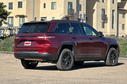 2026 Jeep Grand Cherokee Altitude