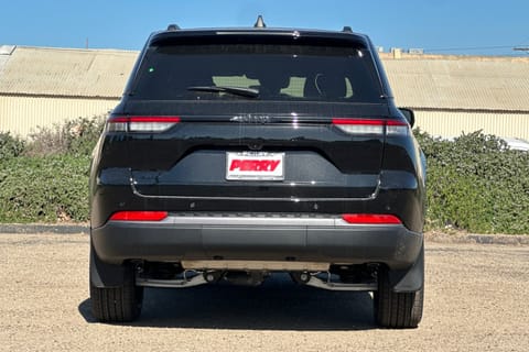 2026 Jeep Grand Cherokee Laredo