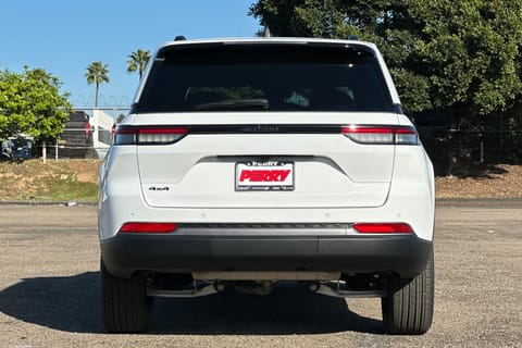 2026 Jeep Grand Cherokee Laredo