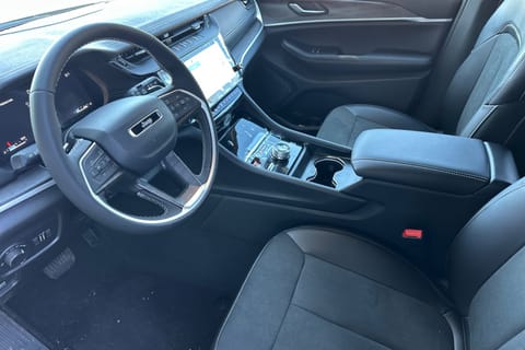 2026 Jeep Grand Cherokee Laredo