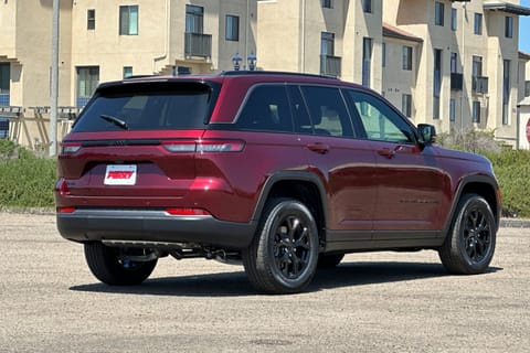 2026 Jeep Grand Cherokee Altitude