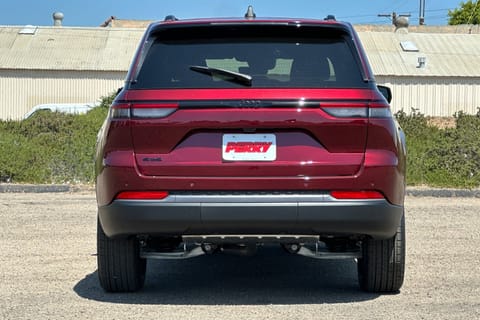 2026 Jeep Grand Cherokee Altitude
