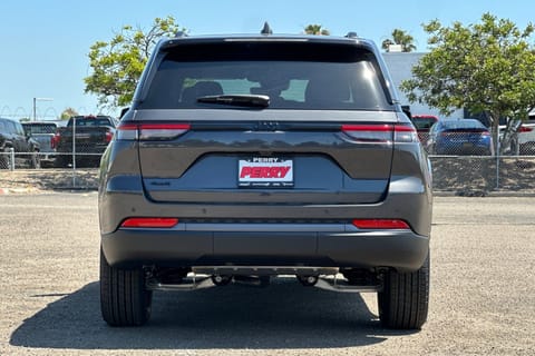 2026 Jeep Grand Cherokee Altitude
