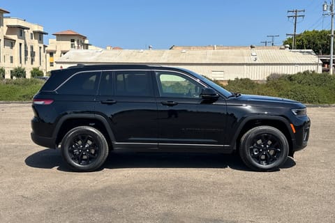 2026 Jeep Grand Cherokee Altitude