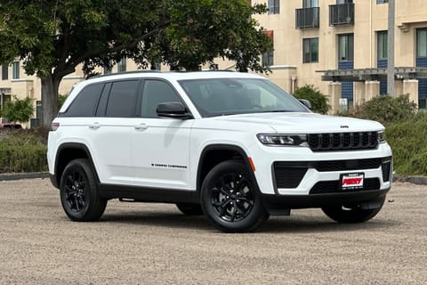 1 image of 2026 Jeep Grand Cherokee Laredo Altitude