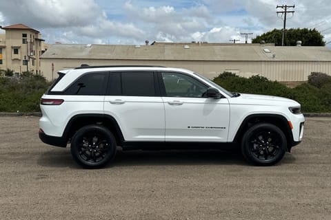2026 Jeep Grand Cherokee Altitude