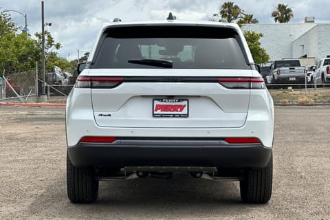 2026 Jeep Grand Cherokee Altitude