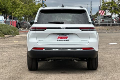 2026 Jeep Grand Cherokee Laredo X