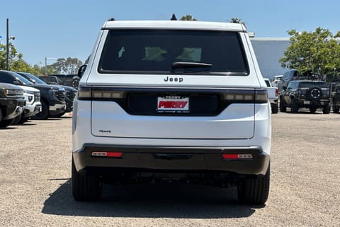 2026 Jeep Grand Wagoneer Limited Altitude