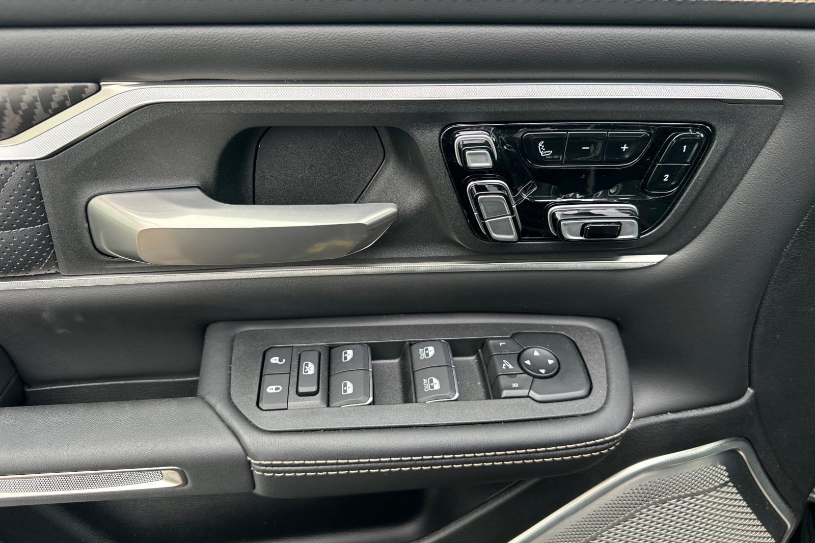2026 RAM 1500 Tungsten - Photo 6