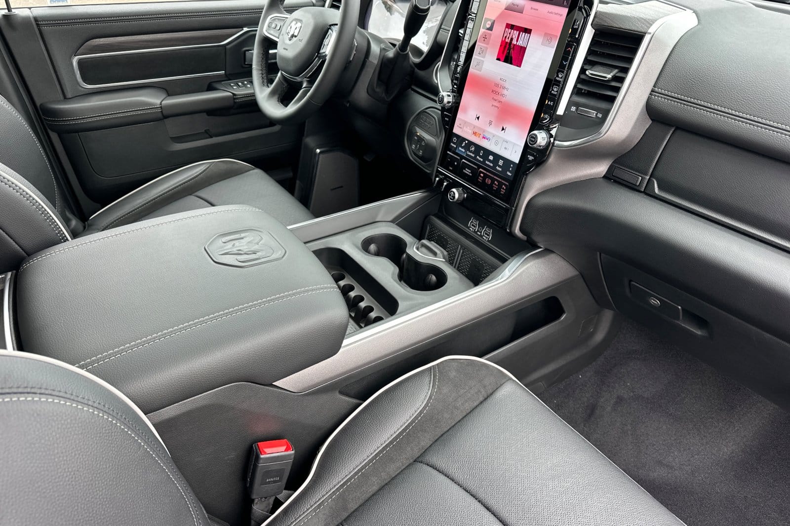 2026 RAM 2500 Laramie - Photo 10