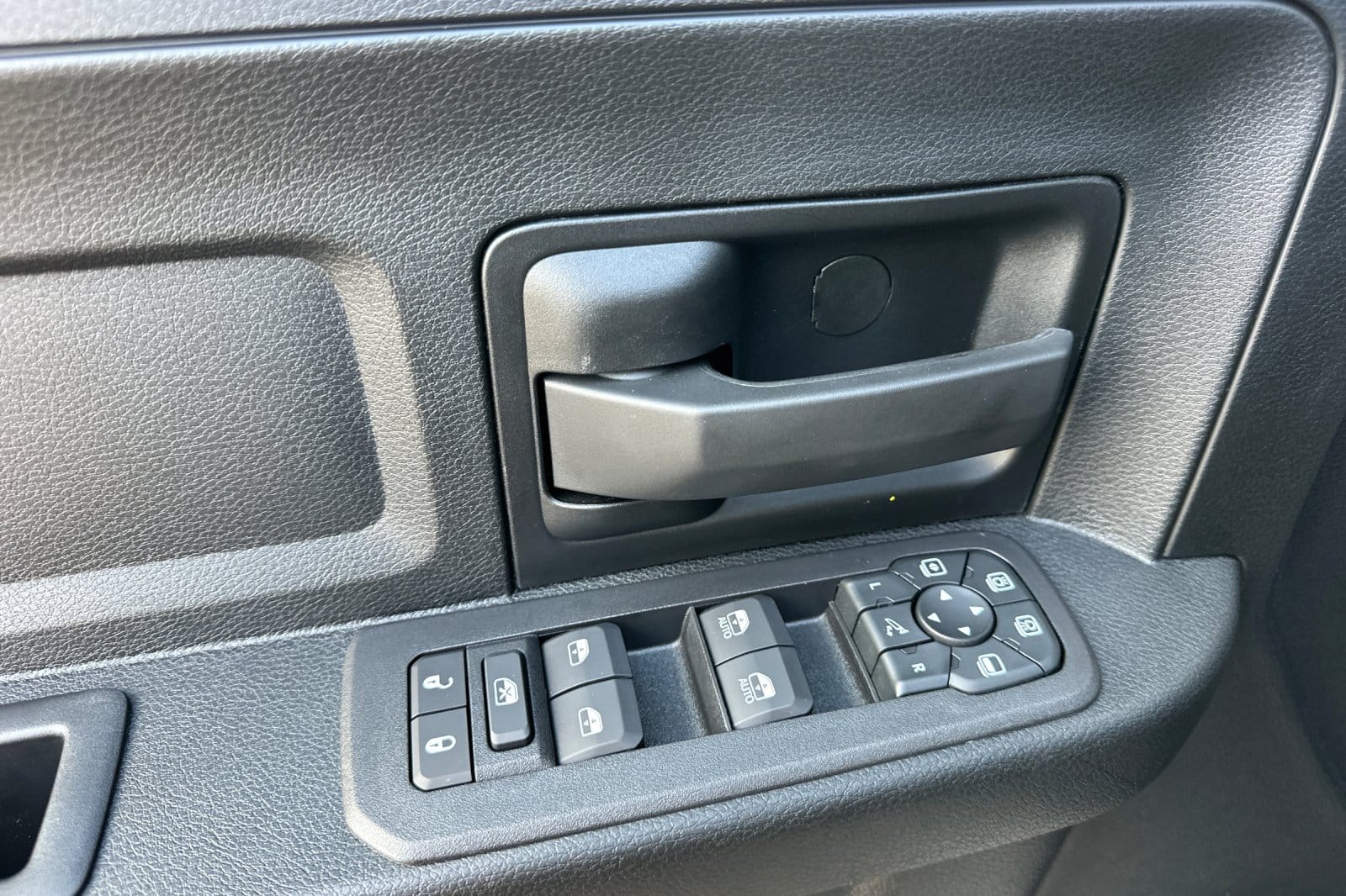 2026 RAM 2500 Tradesman/Warlock - Photo 6