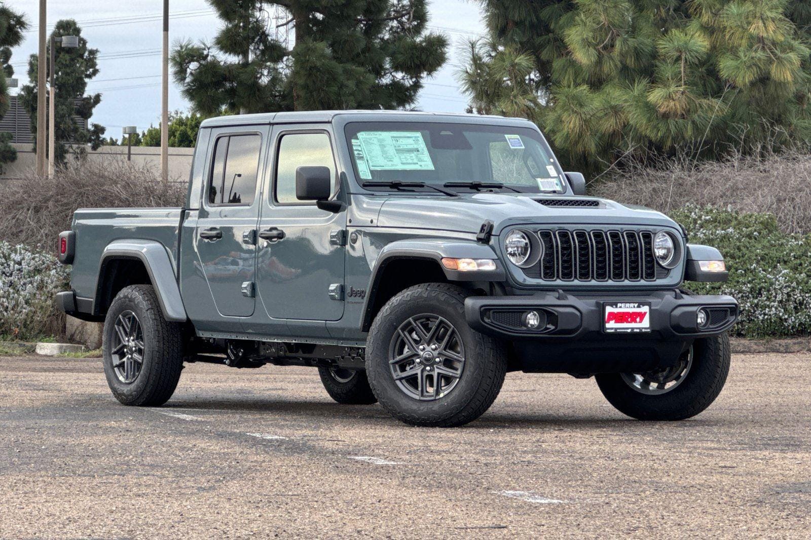 2026 Jeep Gladiator Sport S's photo