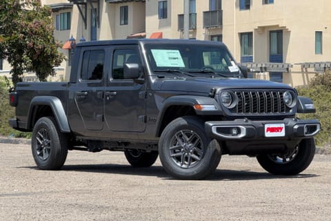 1 image of 2025 Jeep Gladiator Sport S
