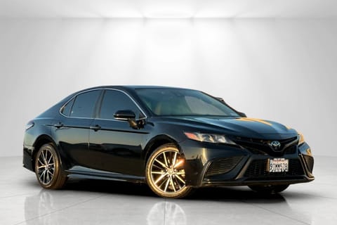 1 image of 2022 Toyota Camry SE