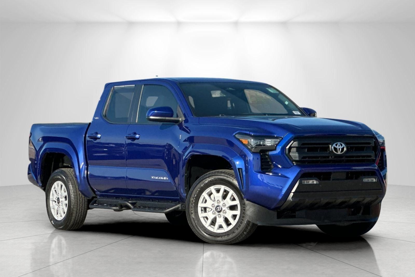 2024 Toyota Tacoma SR5's photo