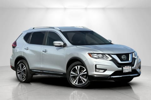 1 image of 2018 Nissan Rogue SL